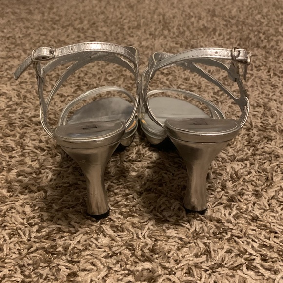 Silver heels with studded straps - Picture 3 of 4